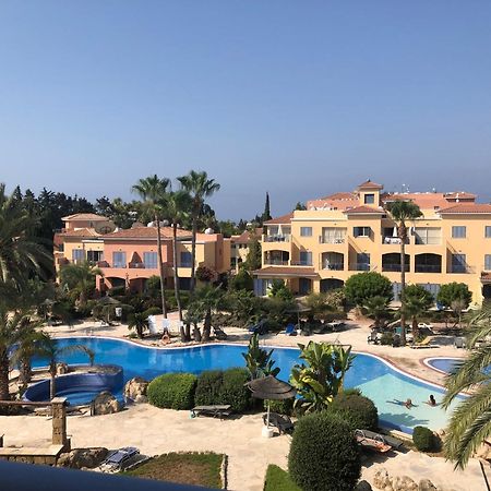 Limnaria Gardens - 1 Bedroom, Sunny Apartment With Stunning Pool Views 파포스 외부 사진