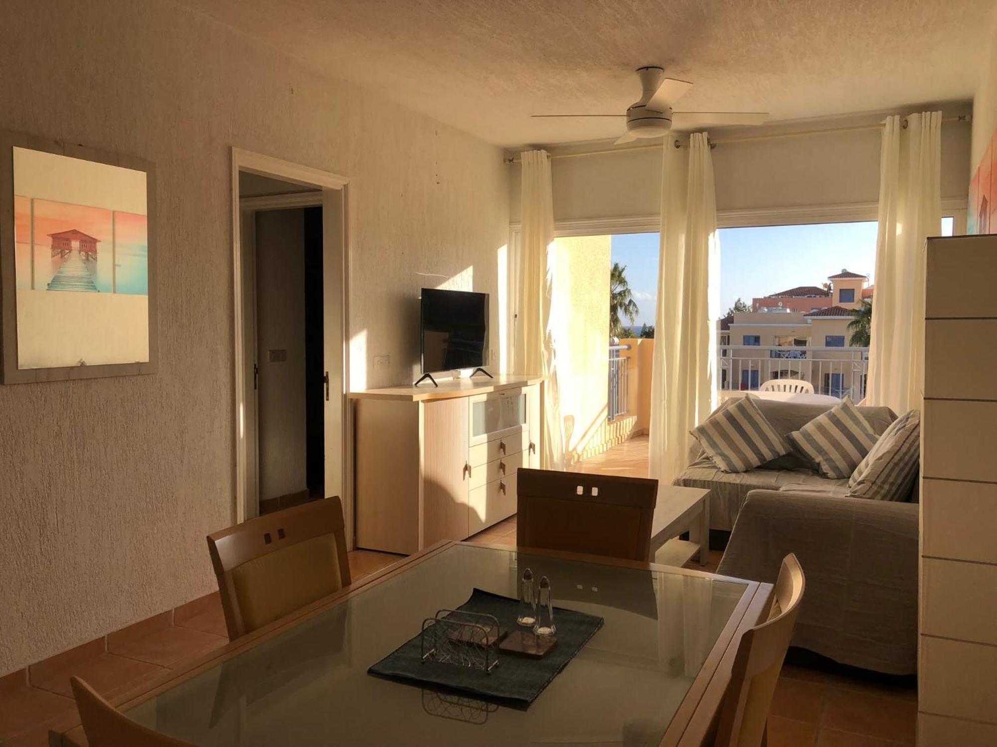 Limnaria Gardens - 1 Bedroom, Sunny Apartment With Stunning Pool Views 파포스 외부 사진