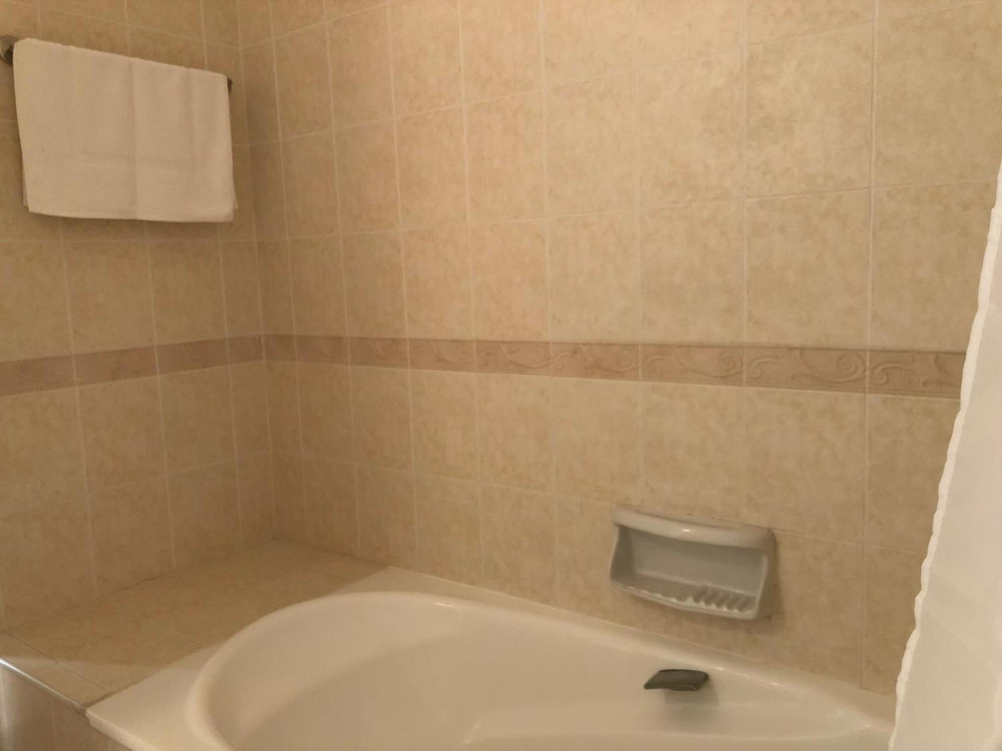 Limnaria Gardens - 1 Bedroom, Sunny Apartment With Stunning Pool Views 파포스 외부 사진