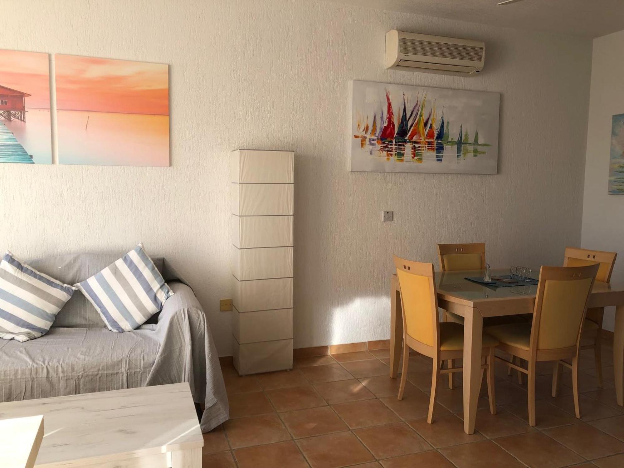 Limnaria Gardens - 1 Bedroom, Sunny Apartment With Stunning Pool Views 파포스 외부 사진