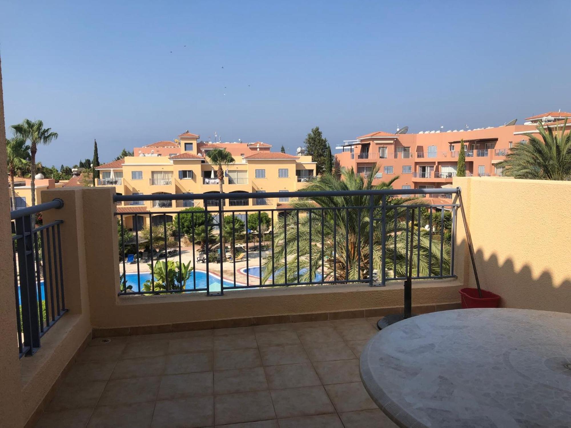 Limnaria Gardens - 1 Bedroom, Sunny Apartment With Stunning Pool Views 파포스 외부 사진