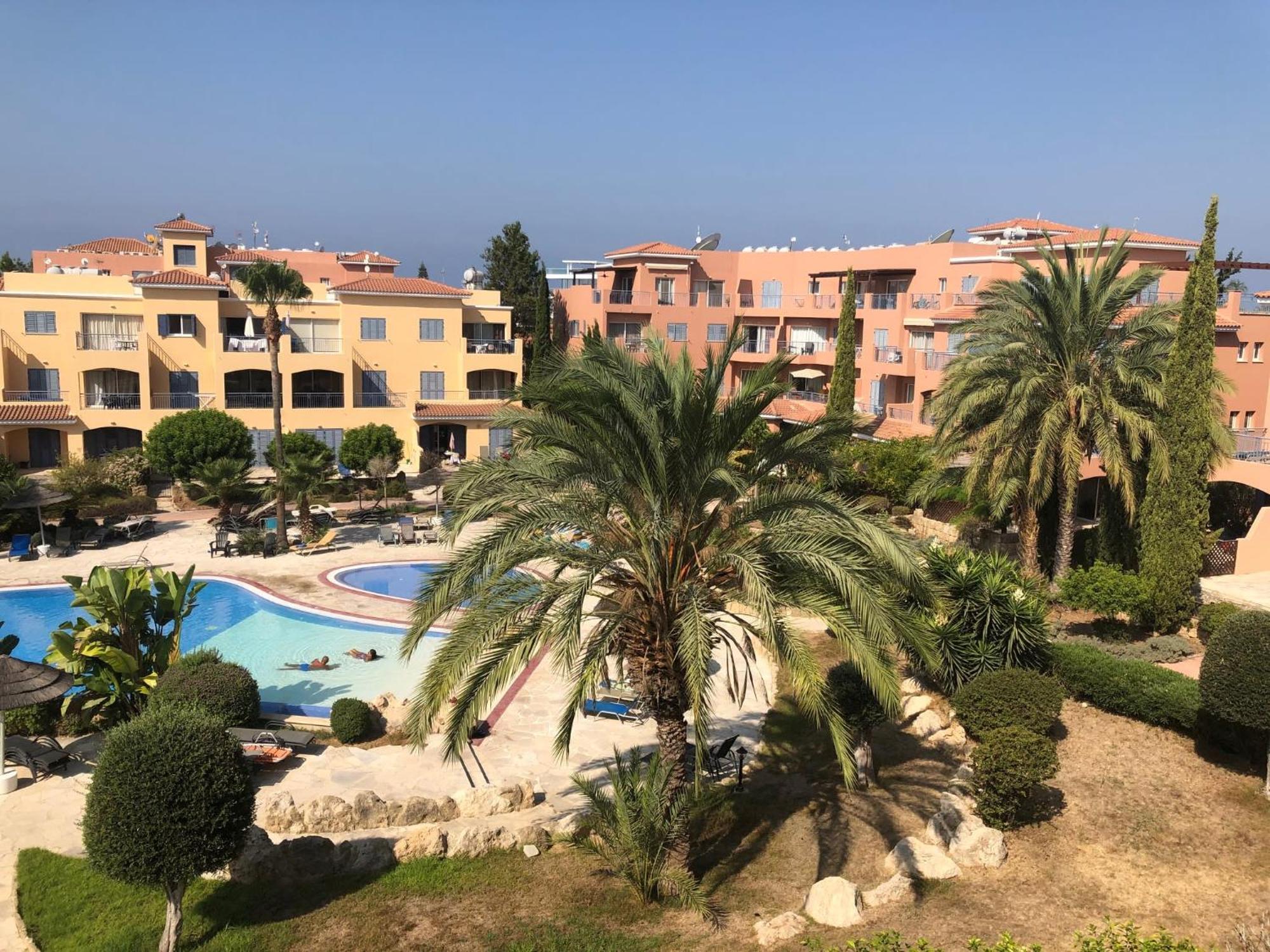 Limnaria Gardens - 1 Bedroom, Sunny Apartment With Stunning Pool Views 파포스 외부 사진